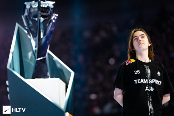 英雄联盟S12八强抽签已定，第一轮没有内战！