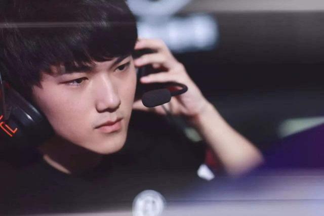 恭喜重庆狼队成功晋级2022KPL春季赛季后赛！