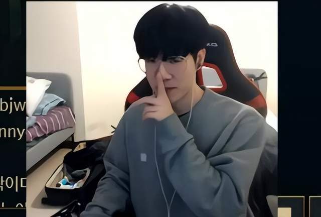 JackeyLove ：Meiko对团队有很大帮助，状态比TL好很多，比赛很轻松